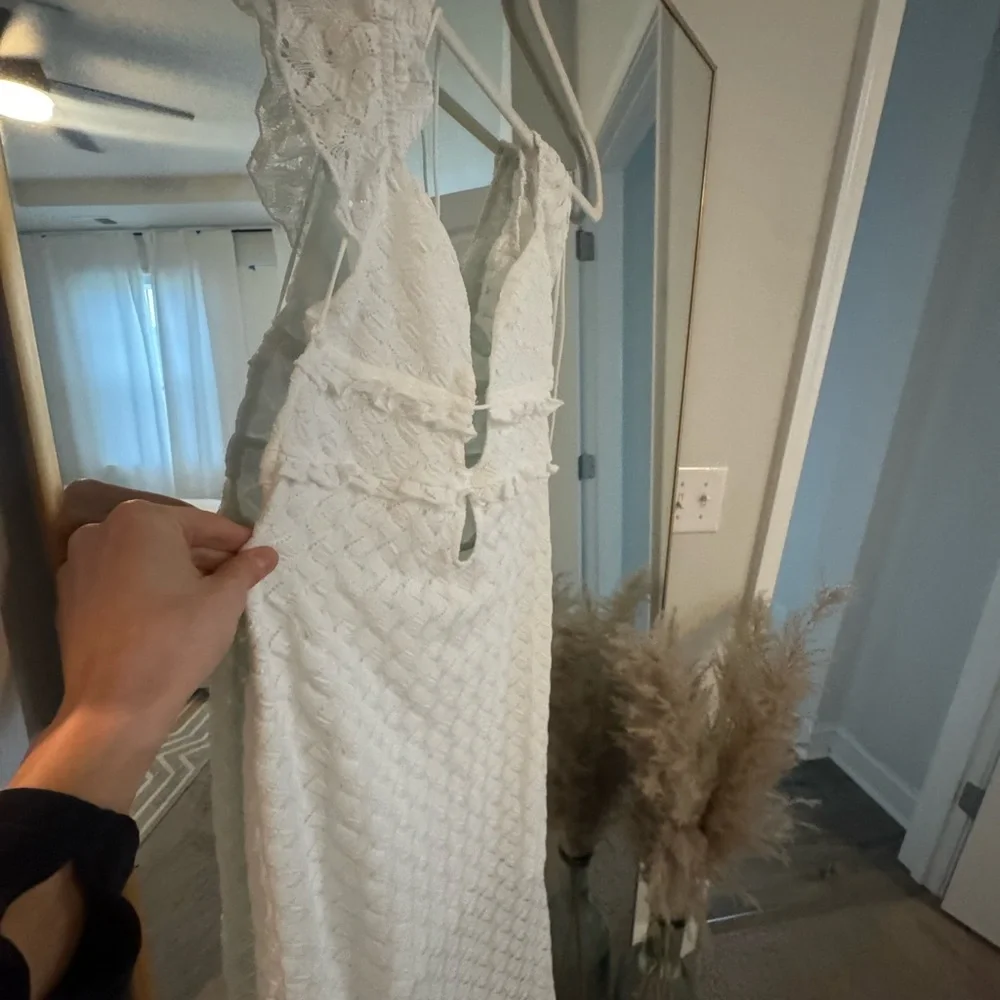 Commense White Lace Maxi Dress with Ruffle Straps - Picture 4 of 5